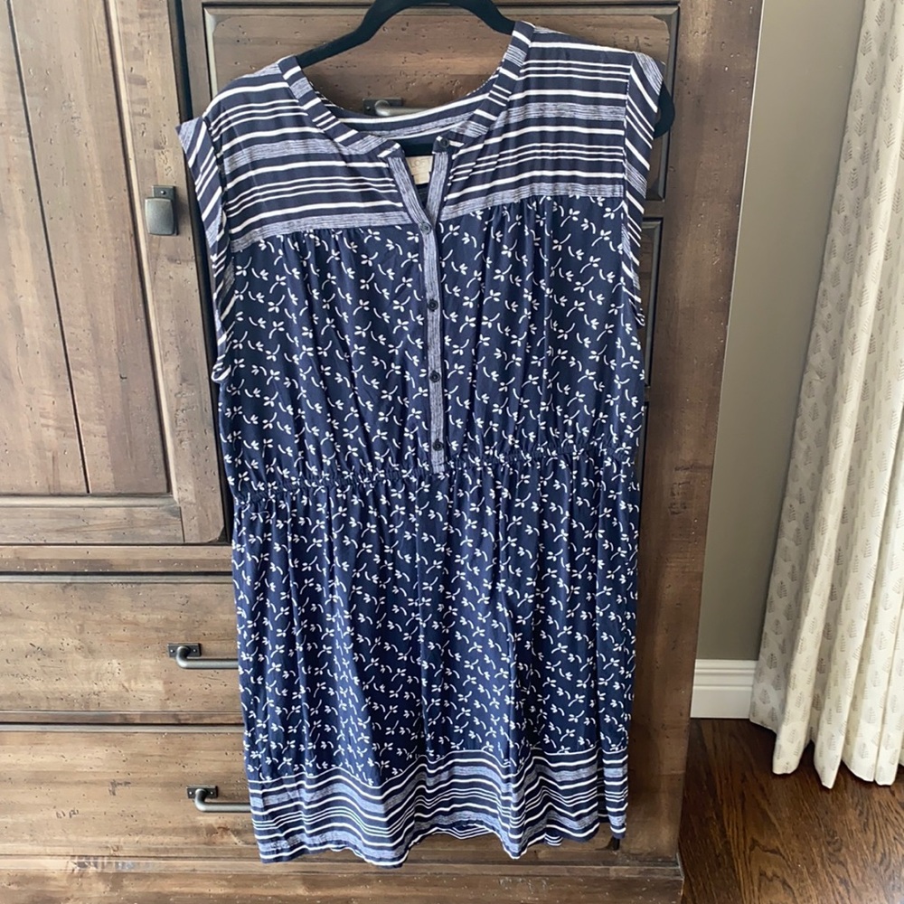 Loft navy and white dress